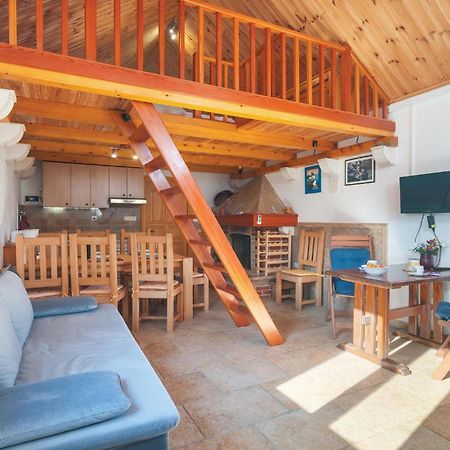 1 Bedroom Awesome Home In 波斯蒂勒 外观 照片