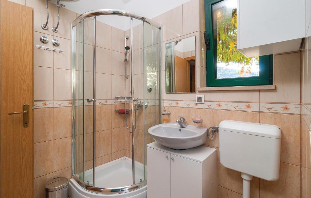 1 Bedroom Awesome Home In 波斯蒂勒 外观 照片