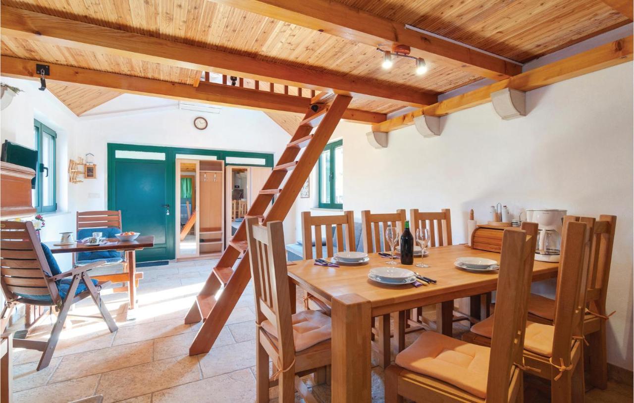 1 Bedroom Awesome Home In 波斯蒂勒 外观 照片